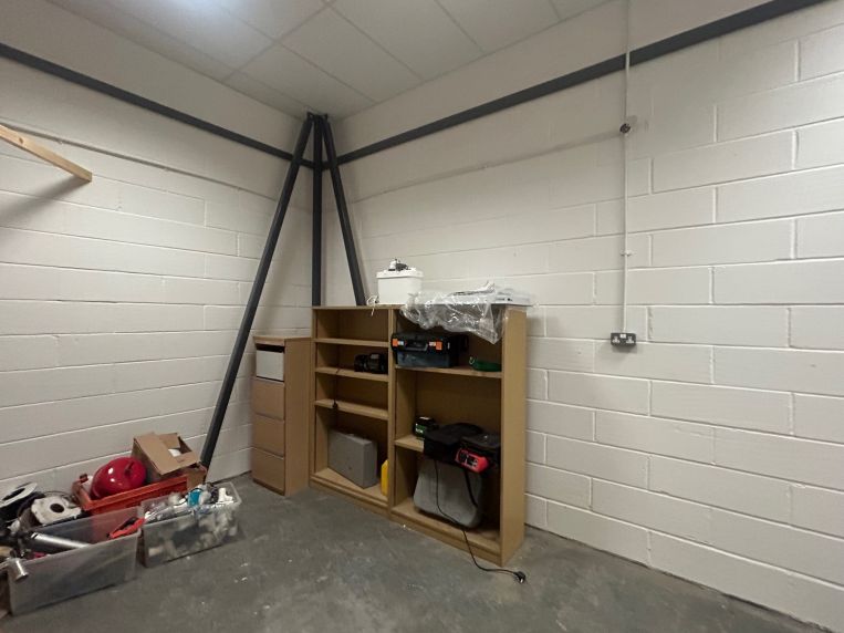 Property 3110 in Godalming, SurreyFranklin Commercial