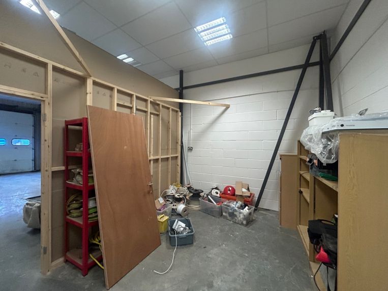 Property 3110 in Godalming, SurreyFranklin Commercial