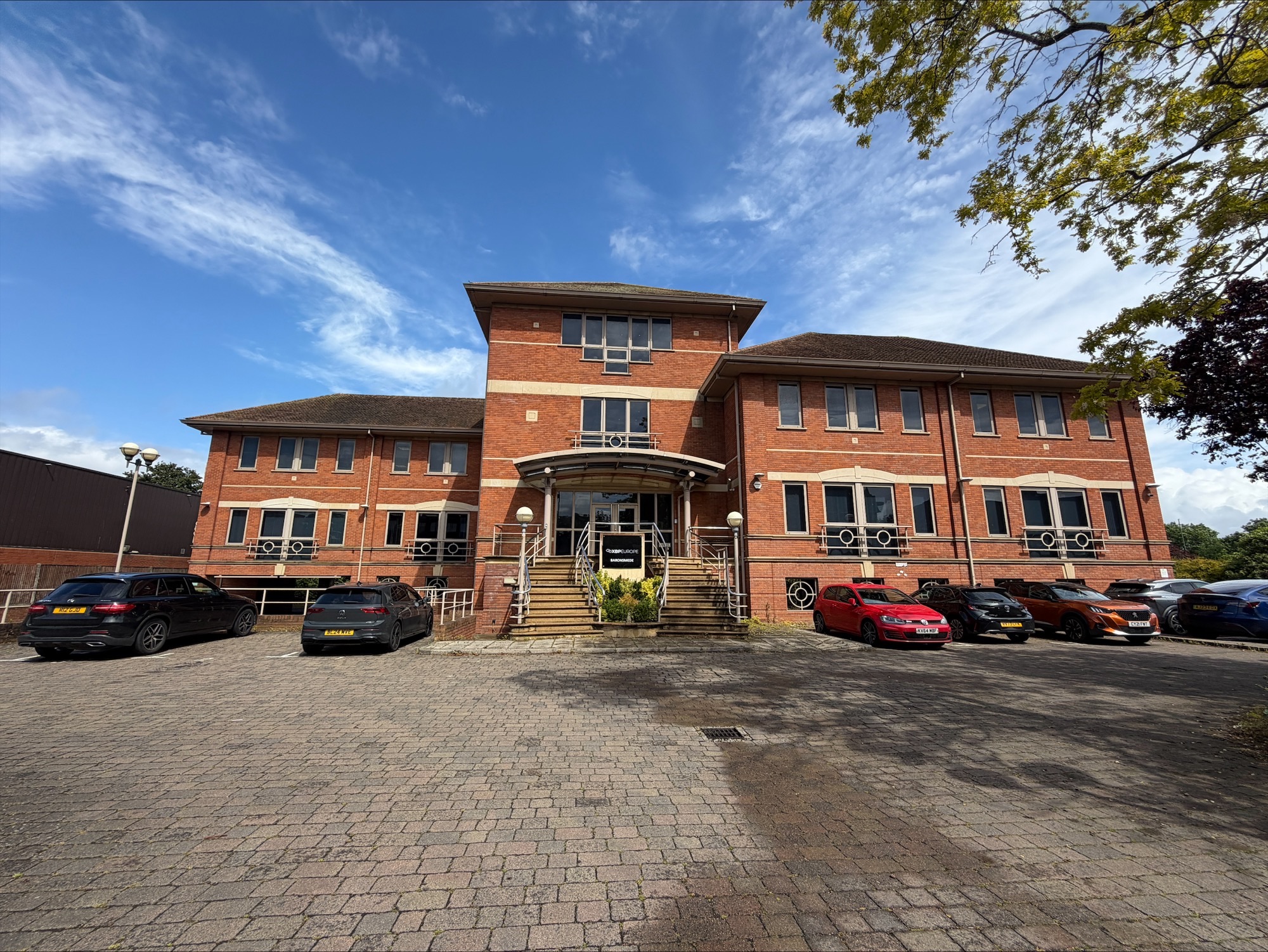 Main property image