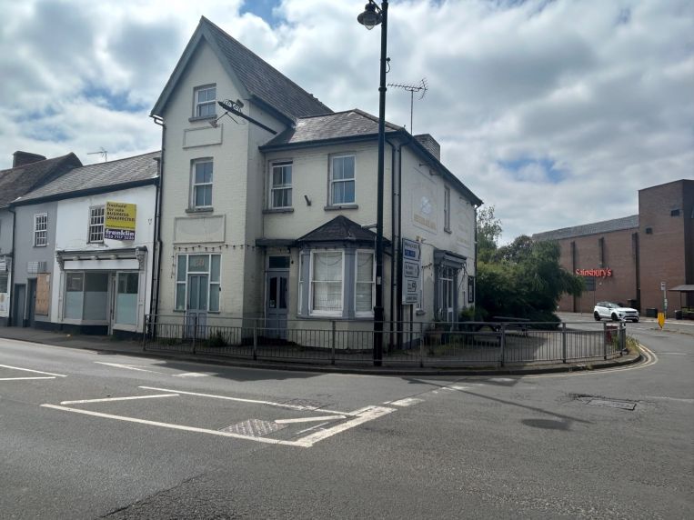 Property 3116 in Chertsey, SurreyFranklin Commercial